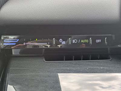 2025 BMW 5 Series - Photo 31