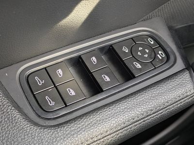 2024 Porsche Cayenne - Photo 25