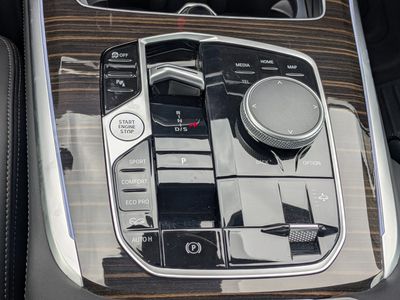 2025 BMW X7 - Photo 32
