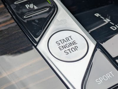 2025 BMW X7 - Photo 28