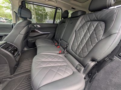 2025 BMW X7 - Photo 14