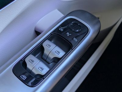 2026 Mercedes-Benz C-Class - Photo 28