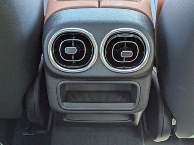 2026 Mercedes-Benz GLC - Photo 17