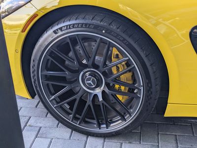 2025 Mercedes-Benz AMG GT 63 - Photo 3