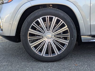 2026 Mercedes-Benz GLS - Photo 3