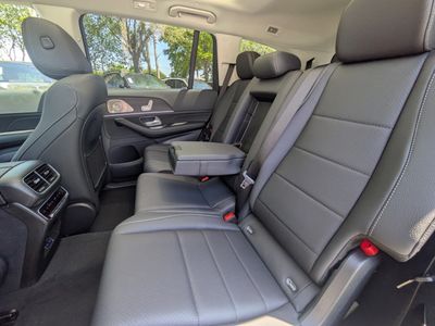 2026 Mercedes-Benz GLS - Photo 12