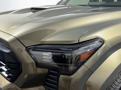 2025 Toyota Tacoma - Photo 9