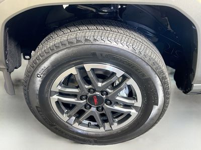 2025 Toyota Tacoma - Photo 11