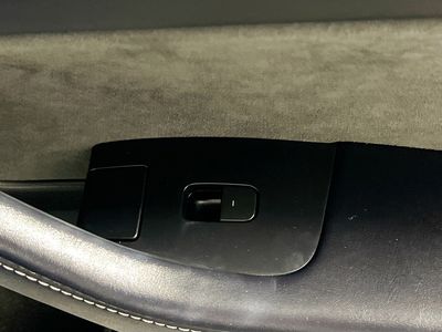2023 Tesla Model 3 - Photo 27