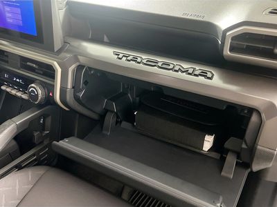 2024 Toyota Tacoma - Photo 32
