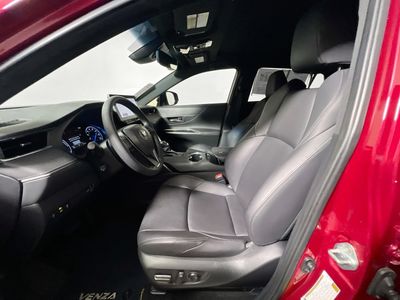2024 Toyota Venza - Photo 12