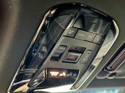 2024 Toyota Venza - Photo 18