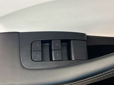 2024 Tesla Model 3 - Photo 14