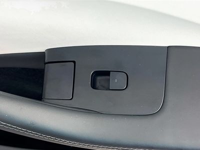 2024 Tesla Model 3 - Photo 26