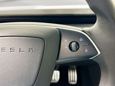 2024 Tesla Model 3 - Photo 17