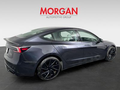 2024 Tesla Model 3 - Photo 3