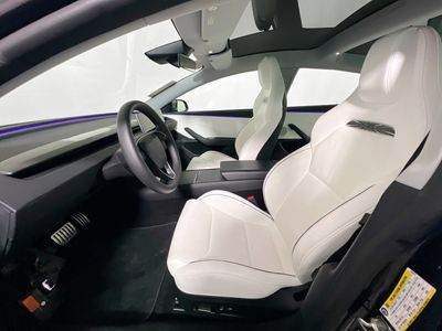 2024 Tesla Model 3 - Photo 12