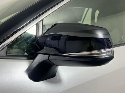 2025 Toyota RAV4 Hybrid - Photo 10