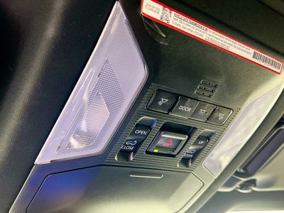 2025 Toyota RAV4 Hybrid - Photo 18