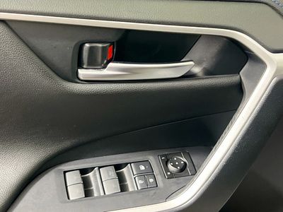 2025 Toyota RAV4 Hybrid - Photo 14