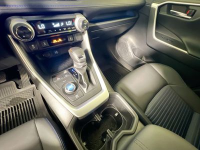 2025 Toyota RAV4 Hybrid - Photo 22