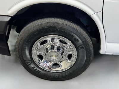 2021 Chevrolet Express 2500 - Photo 11