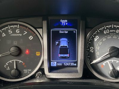 2016 Toyota Tacoma - Photo 19