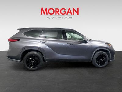 2021 Toyota Highlander - Photo 2