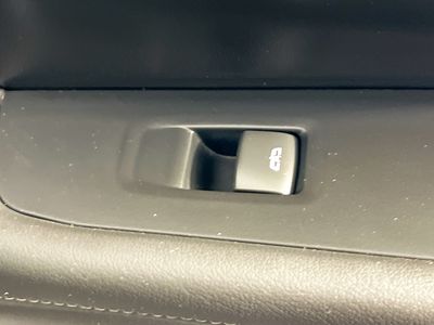 2025 Chevrolet Suburban - Photo 28