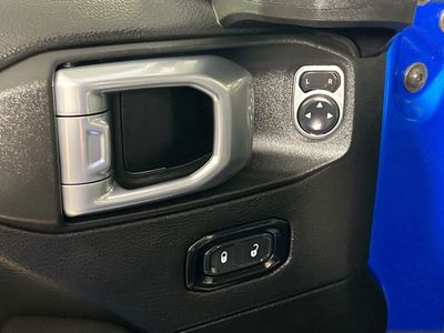 2021 Jeep Wrangler - Photo 14