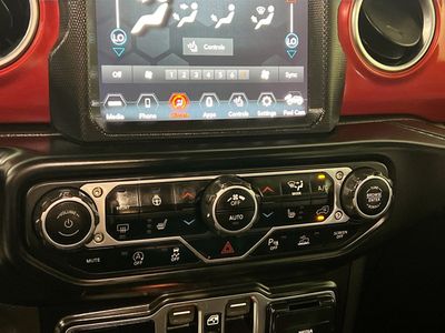 2021 Jeep Wrangler - Photo 23