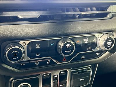 2024 Jeep Wrangler - Photo 22