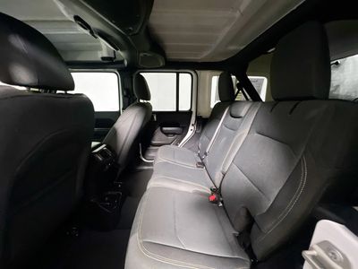 2024 Jeep Wrangler - Photo 24