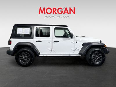 2024 Jeep Wrangler - Photo 2