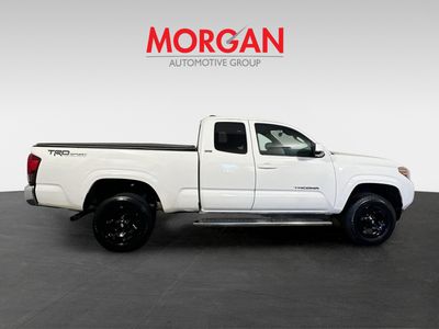 2020 Toyota Tacoma - Photo 2