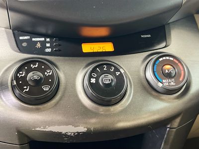 2012 Toyota RAV4 - Photo 21