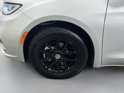 2024 Chrysler Pacifica - Photo 11