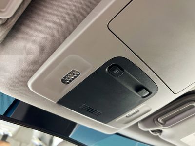 2018 Toyota Camry - Photo 18