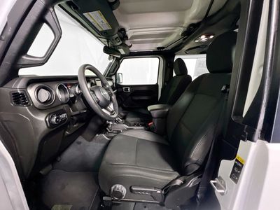 2022 Jeep Wrangler - Photo 12