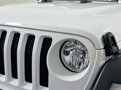 2022 Jeep Wrangler - Photo 9