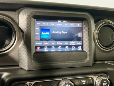 2022 Jeep Wrangler - Photo 24