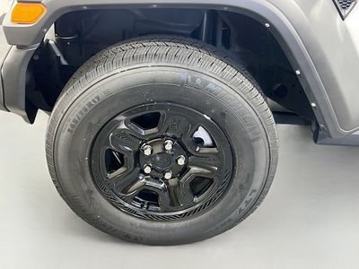 2022 Jeep Wrangler - Photo 11