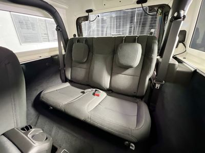 2022 Jeep Wrangler - Photo 25