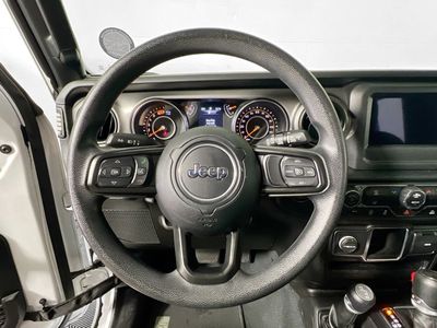 2022 Jeep Wrangler - Photo 15