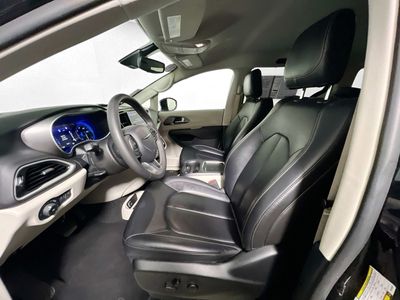 2024 Chrysler Pacifica - Photo 12