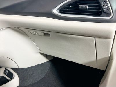 2024 Chrysler Pacifica - Photo 31