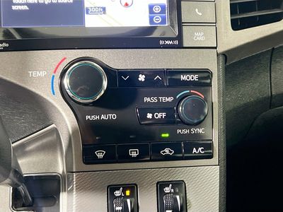 2015 Toyota Venza - Photo 23
