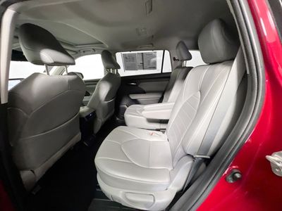 2020 Toyota Highlander - Photo 25