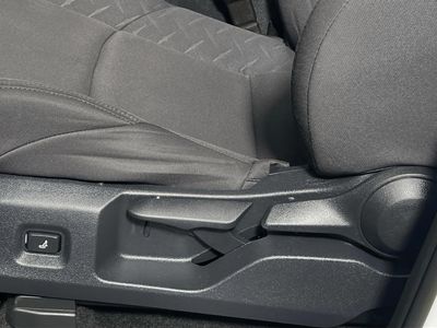 2025 Toyota Tacoma - Photo 13