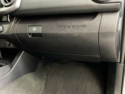 2017 Toyota Tacoma - Photo 30